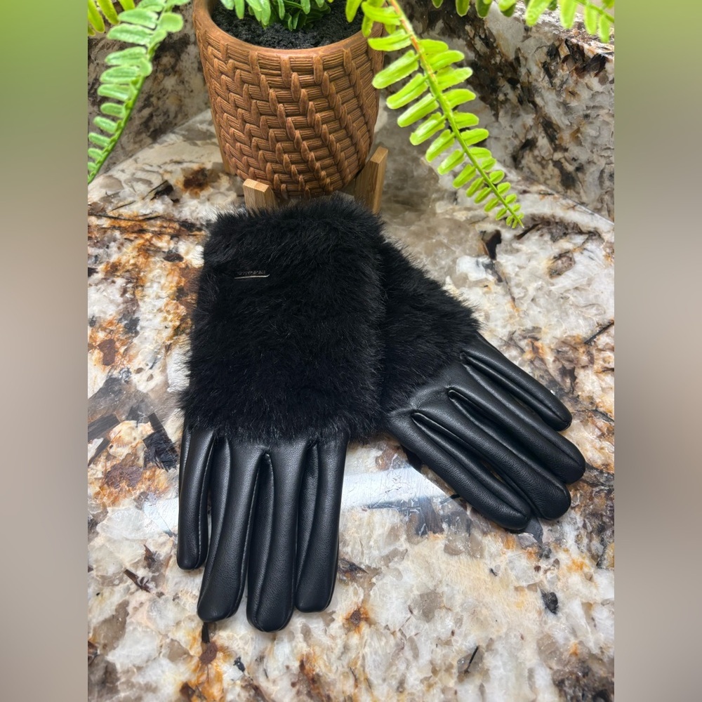 Steve Madden Black Faux Fur Gloves